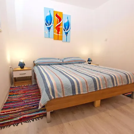 Apartment 1181 *
