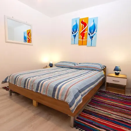 1181 Apartment
